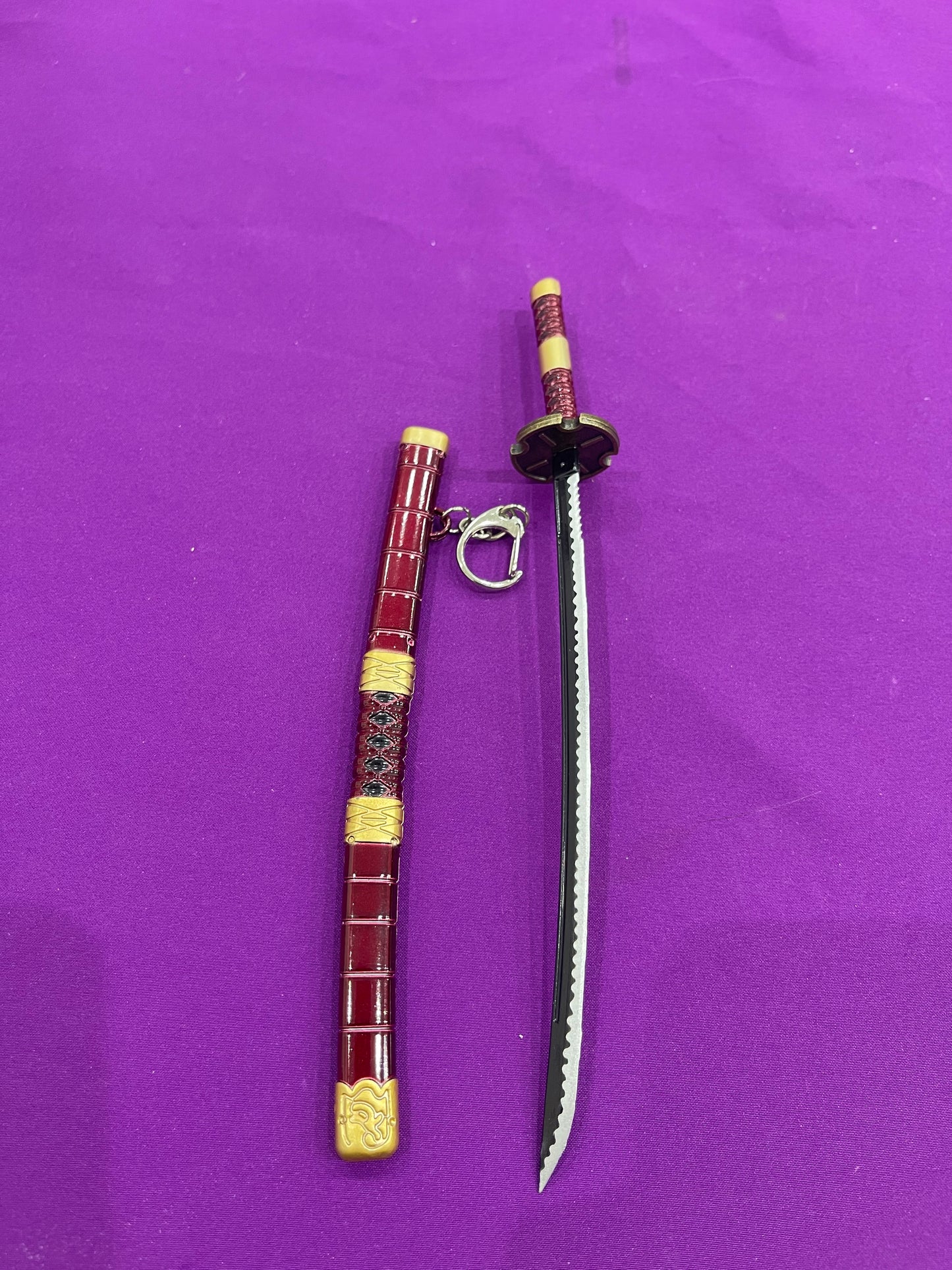 One piece zoro red sword keychain