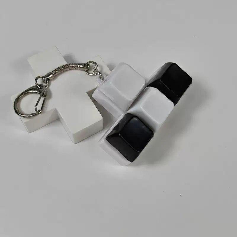 black and white caps keychain ver.5